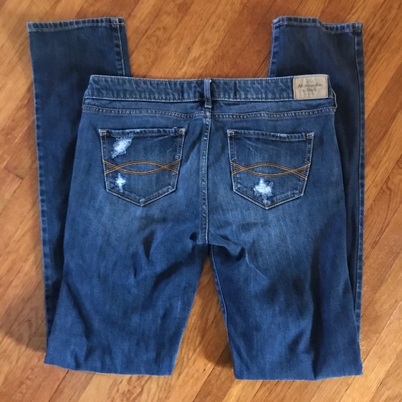Women’s Abercrombie and Fitch jeans - Picture 4 of 6